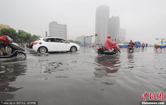 台风天兔逼近台湾高雄，风雨中的挑战与应对