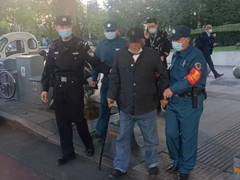 民警开直播，透明警务的新窗口，近万人围观背后的故事