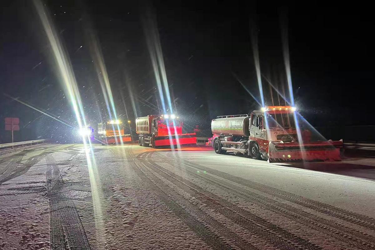 宁夏多地迎来降雪，风景美如画