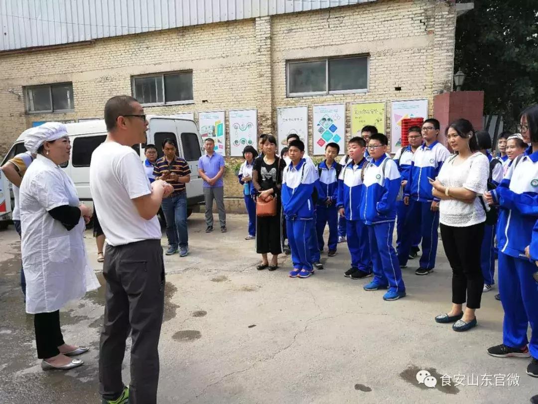 济南一公办学校配餐问题引发关注，10元餐费背后的真相与改善之道