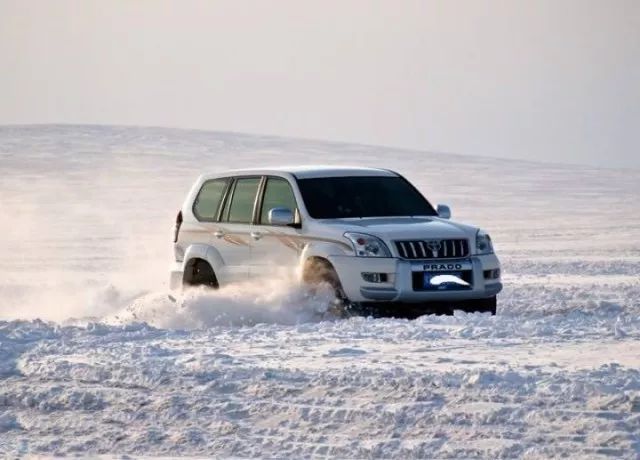 极寒越野之旅，全新普拉多在漠河北极村的冰道漂雪挑战