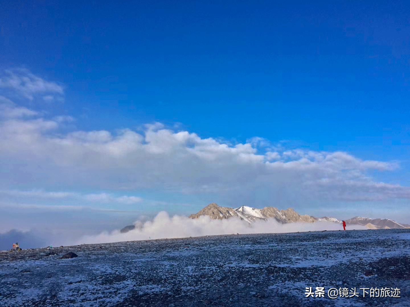 巅峰俯瞰，岗什卡雪山的震撼之美