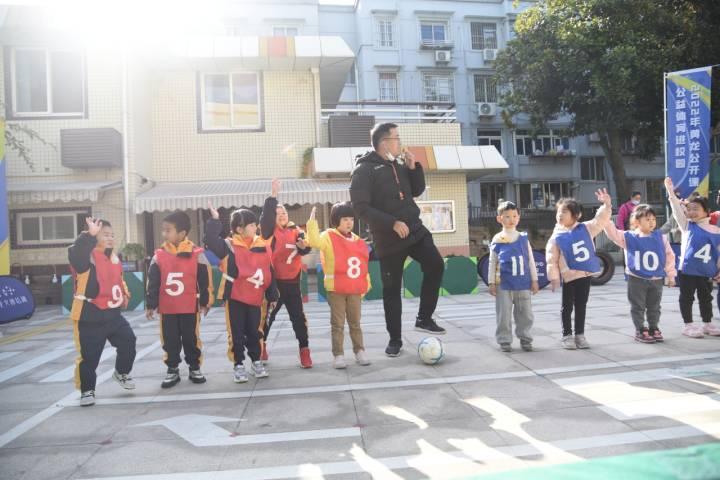 黄龙公开课，马来西亚少年足球队来访，足球的跨国友谊之旅